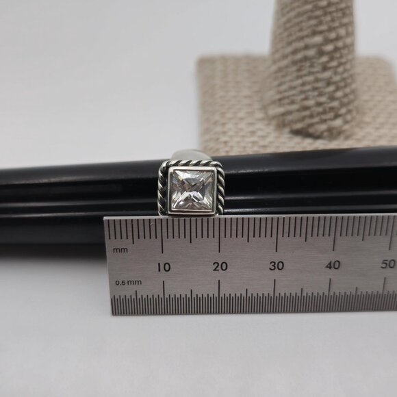 Size 7 Sterling Silver Beautiful Square Cubic Zirconia Ring A2192 - Picture 8 of 9